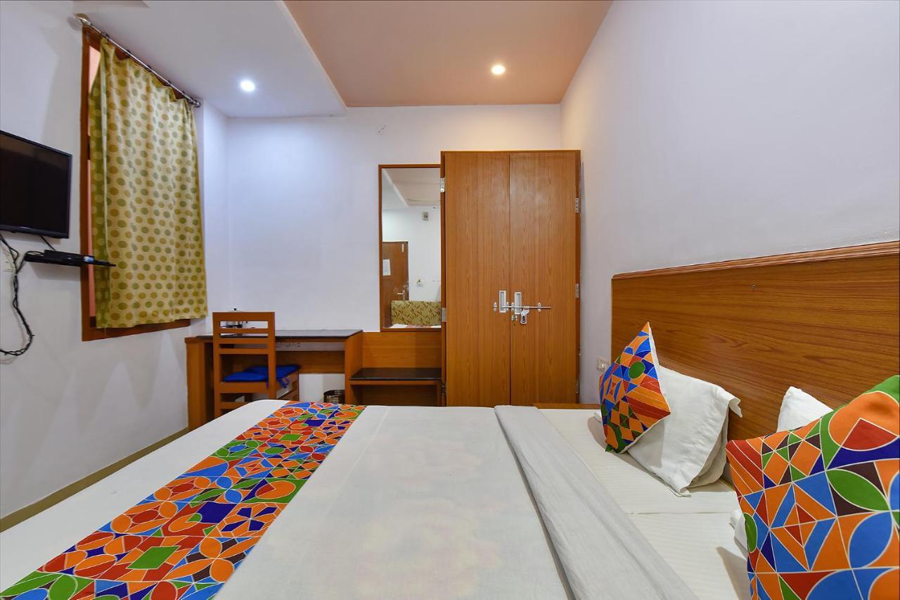 Airport Sky Inn Hotel Divisione di Jaipur Esterno foto